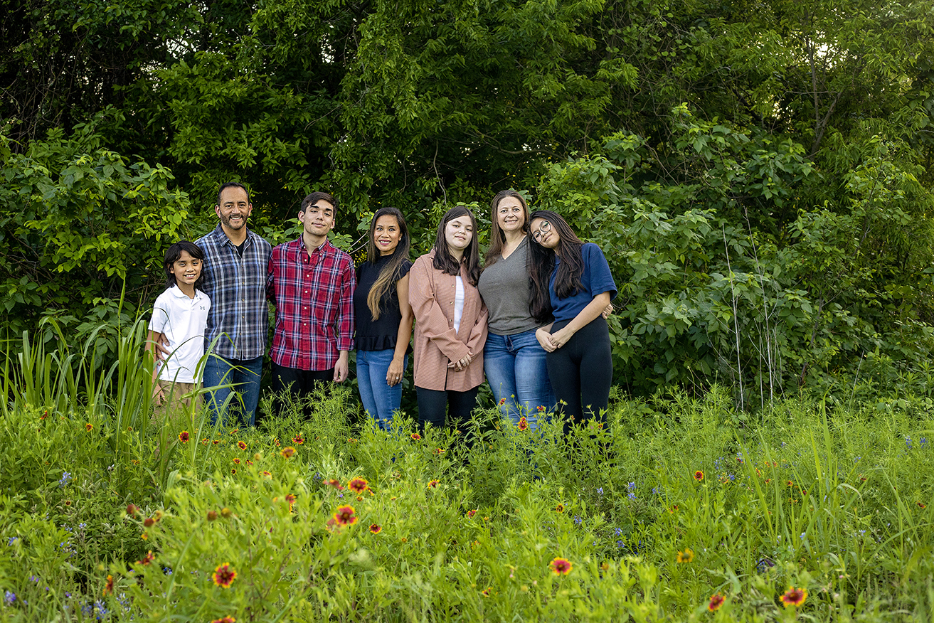 Wildflowers in Round Rock – Extended Family Photo Session