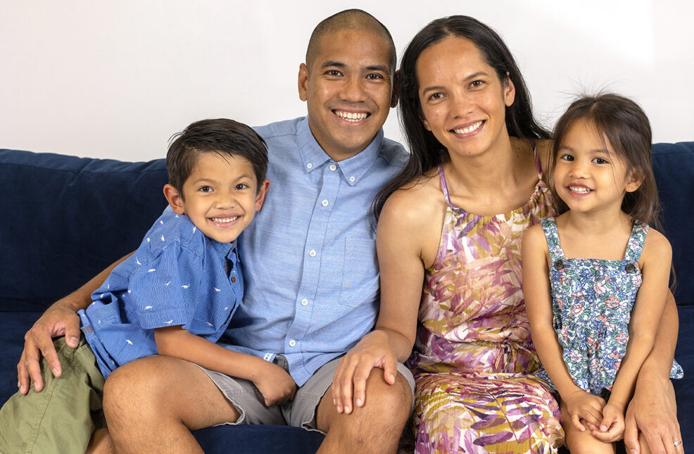 extended family photo session at the Lumen Room in Austin, Texas