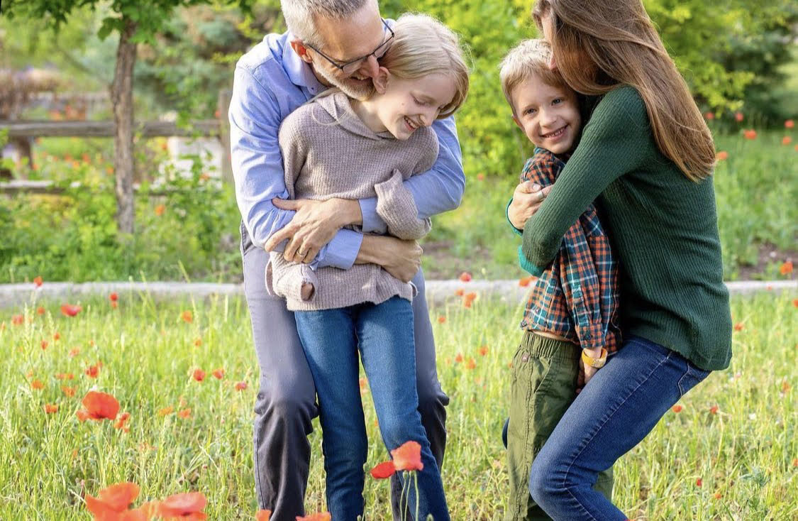 family_hugging_georgetown