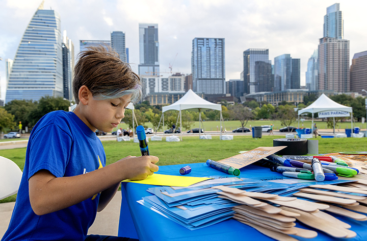 thm_2023_nami_walks_event_long_center_005