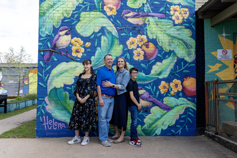 austin texas mural family photo session