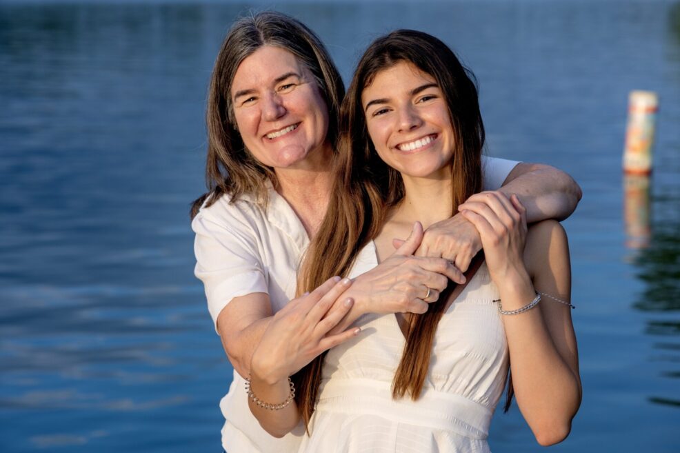 mom and daughter at her senior photo session in austin, texas