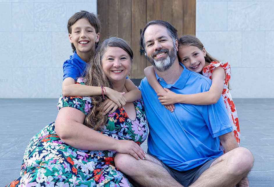 blanton museum ellsworth kelly austin art family photo session spring