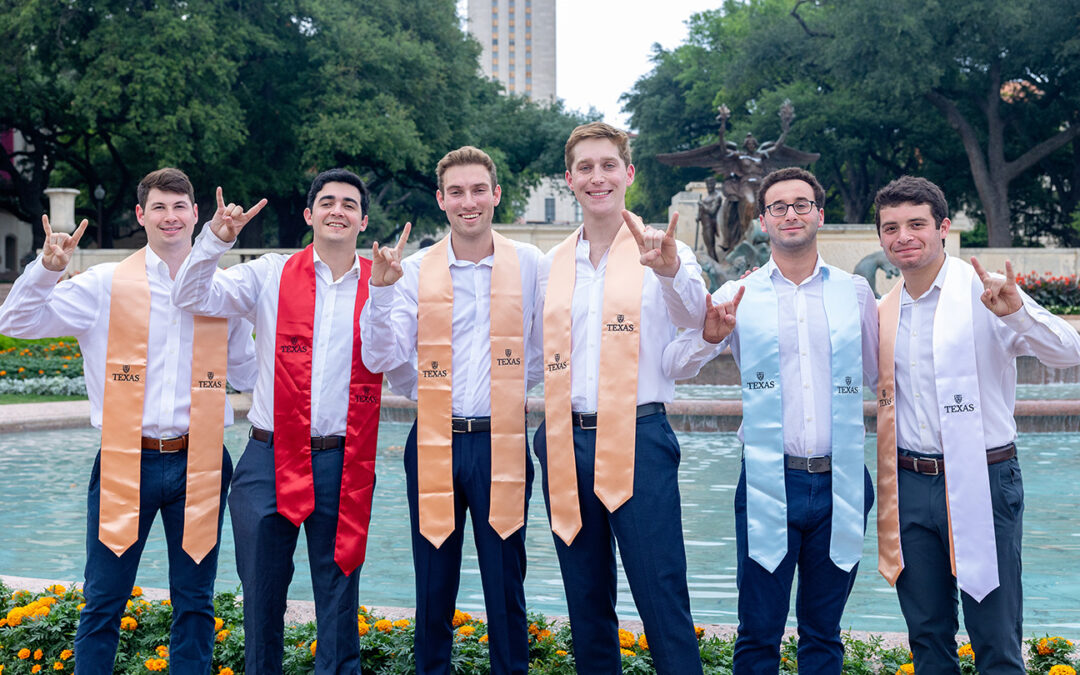 University of Texas – College Friends Senior Photo Session