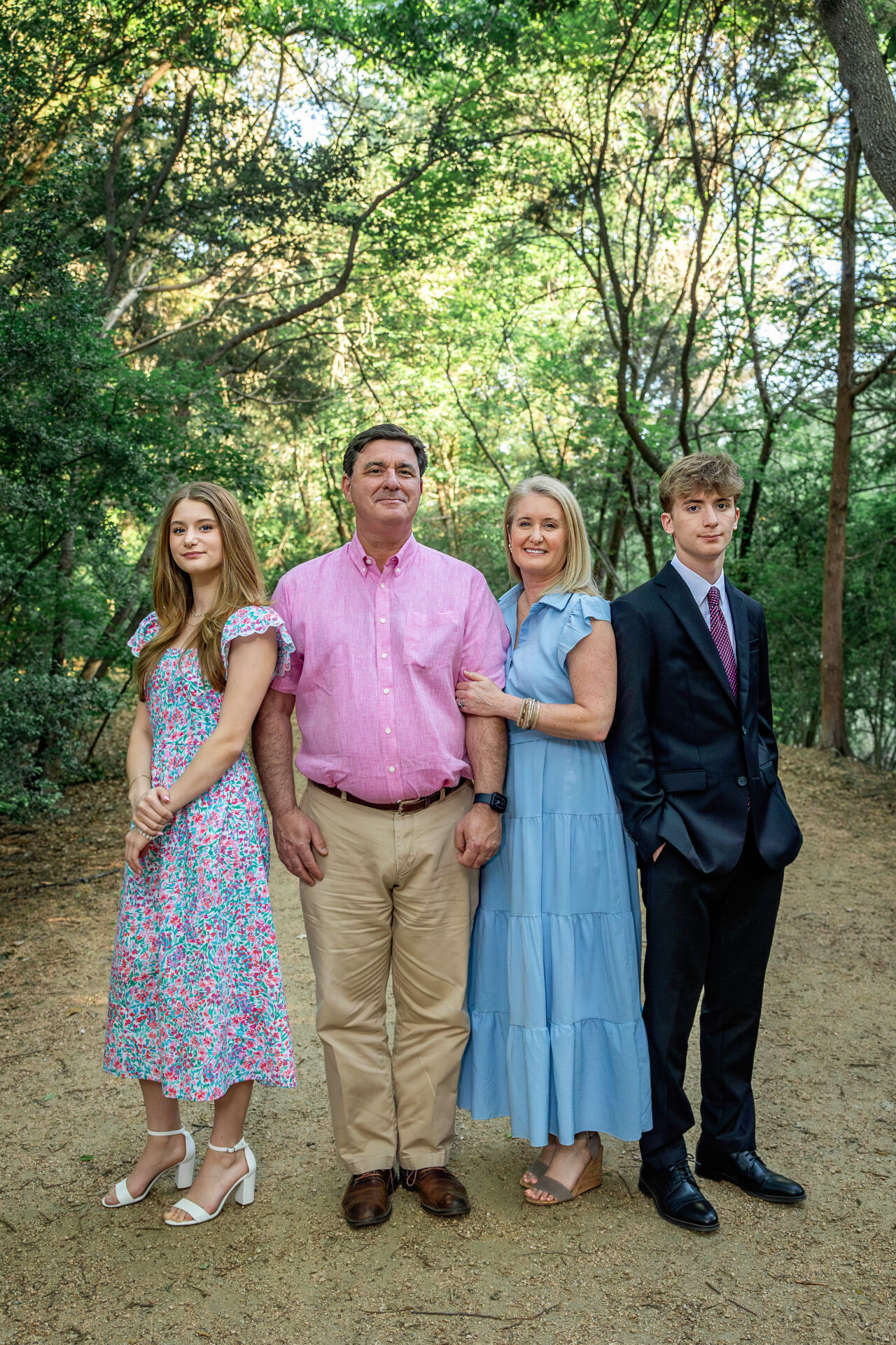 thm_apr_2025_senior_family_photos_red_bud_isle_park_003