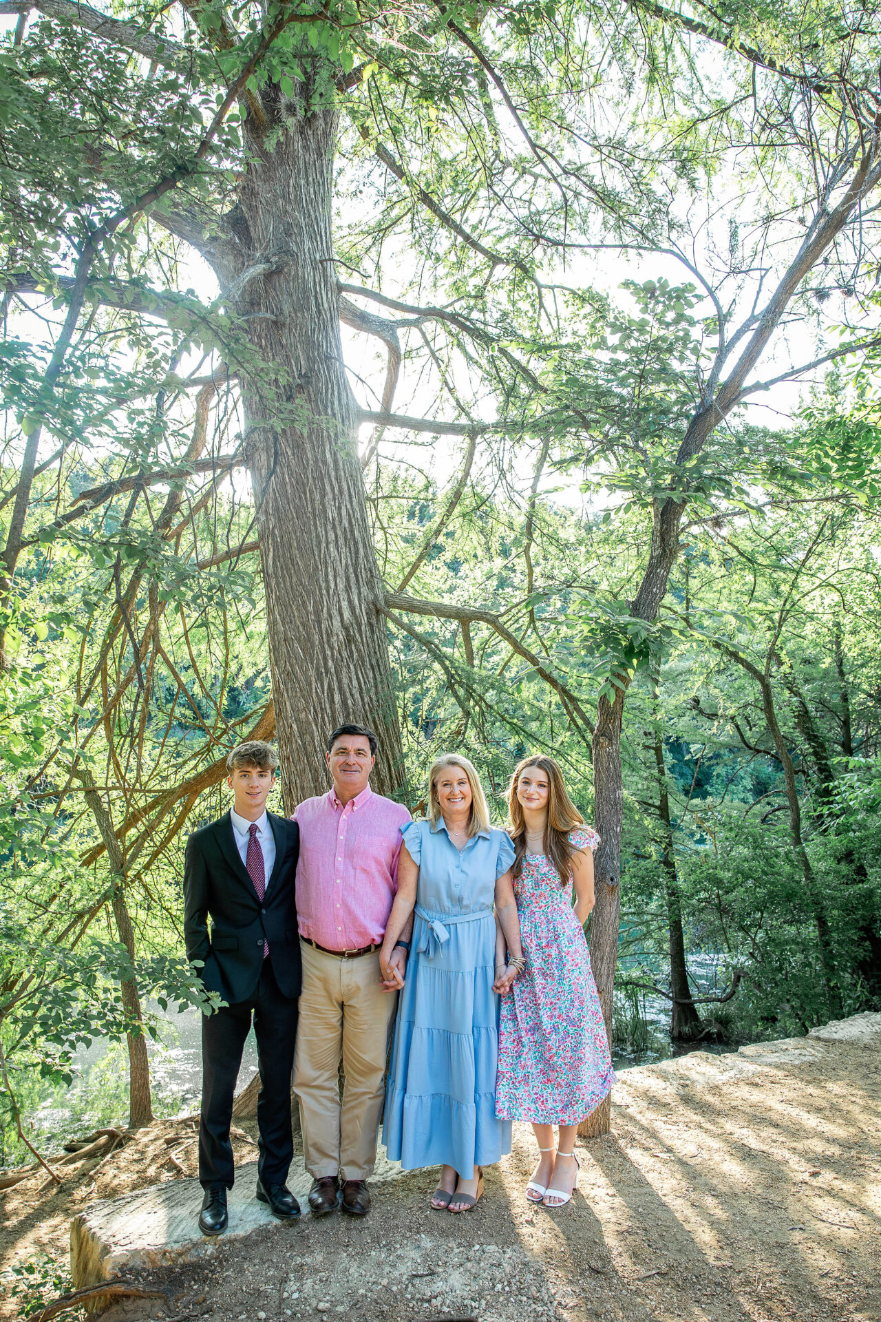 thm_apr_2025_senior_family_photos_red_bud_isle_park_005