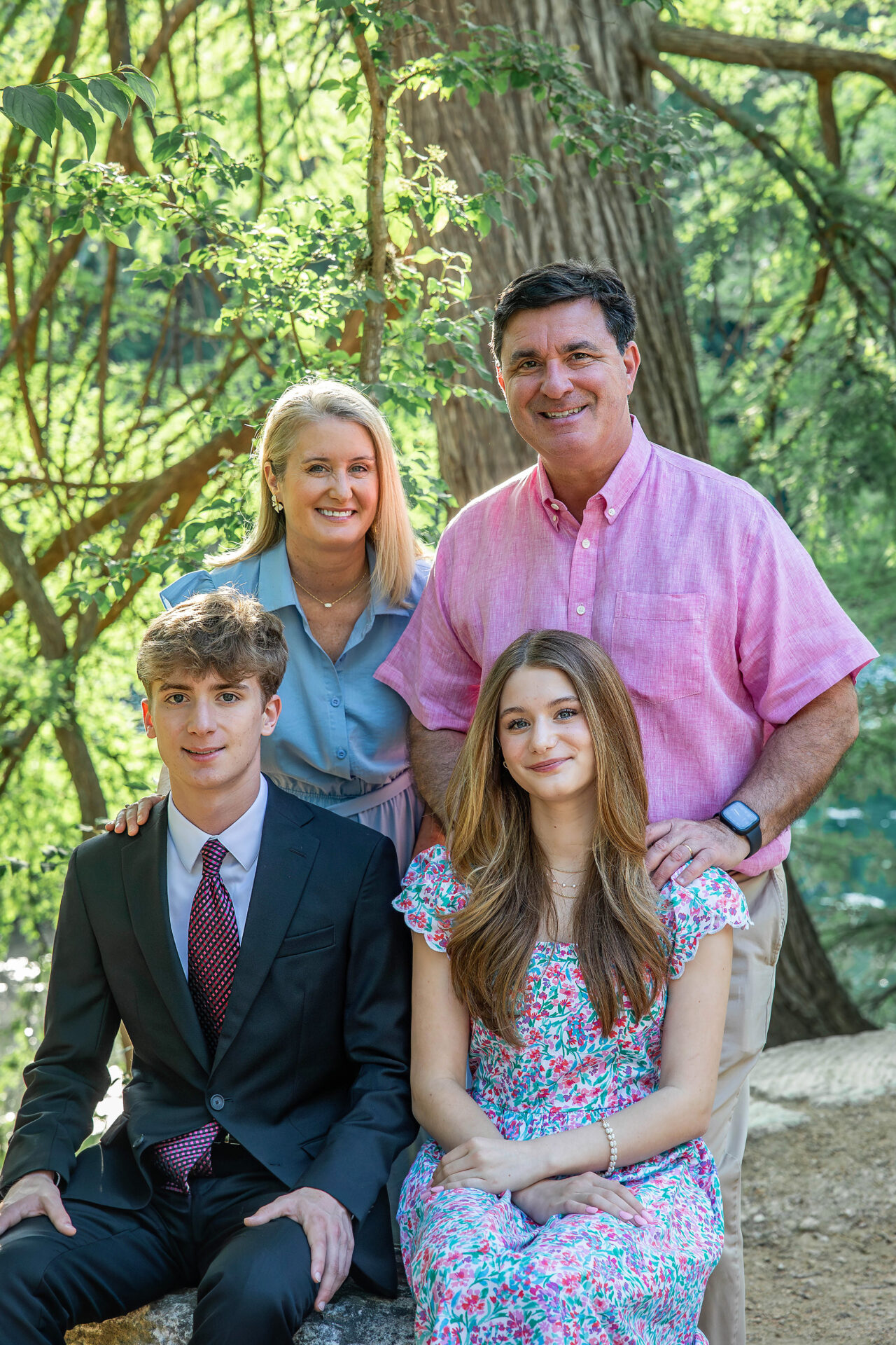 thm_apr_2025_senior_family_photos_red_bud_isle_park_009