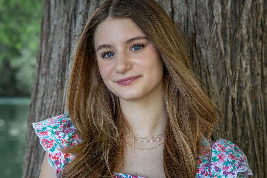 thm_apr_2025_senior_family_photos_red_bud_isle_park_038
