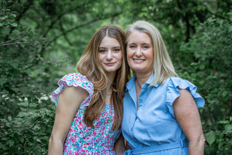 thm_apr_2025_senior_family_photos_red_bud_isle_park_050