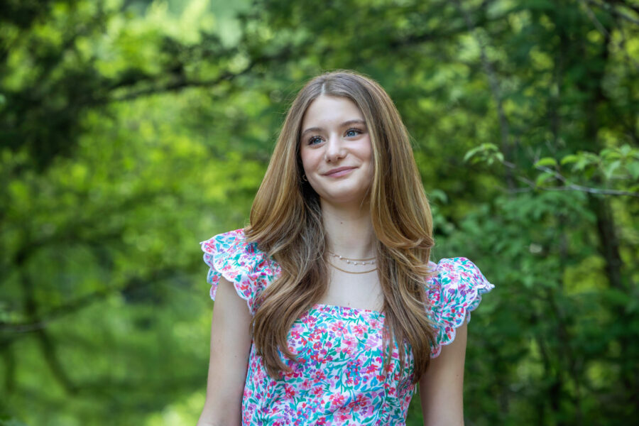 thm_apr_2025_senior_family_photos_red_bud_isle_park_055