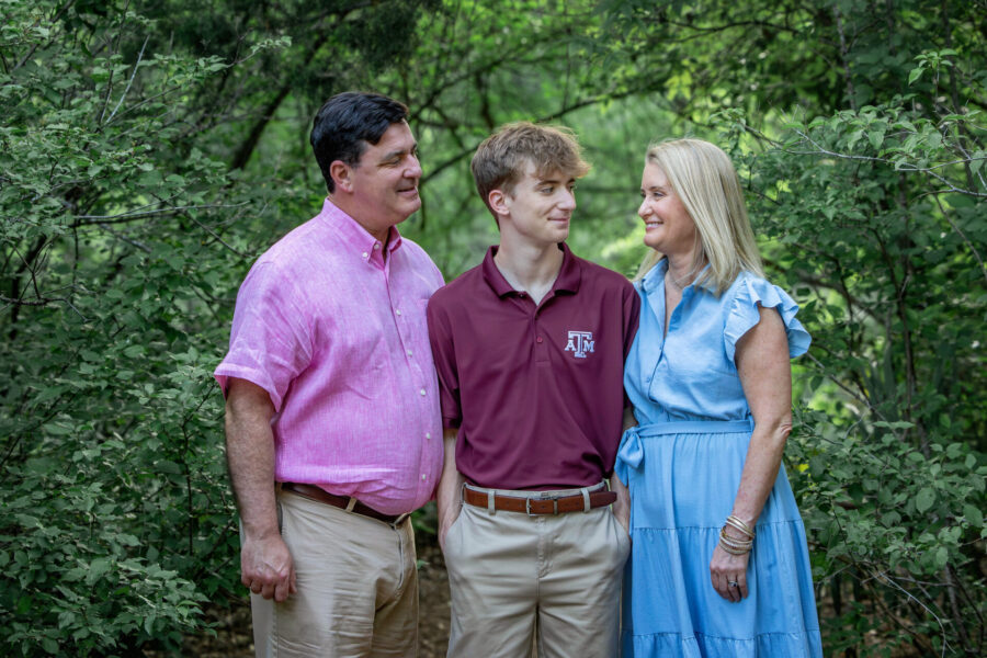 thm_apr_2025_senior_family_photos_red_bud_isle_park_077