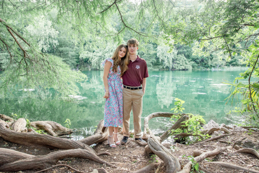 thm_apr_2025_senior_family_photos_red_bud_isle_park_090