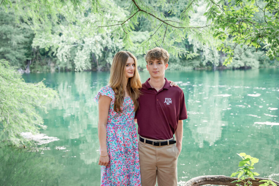 thm_apr_2025_senior_family_photos_red_bud_isle_park_092