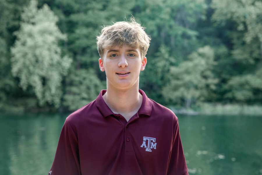 thm_apr_2025_senior_family_photos_red_bud_isle_park_098