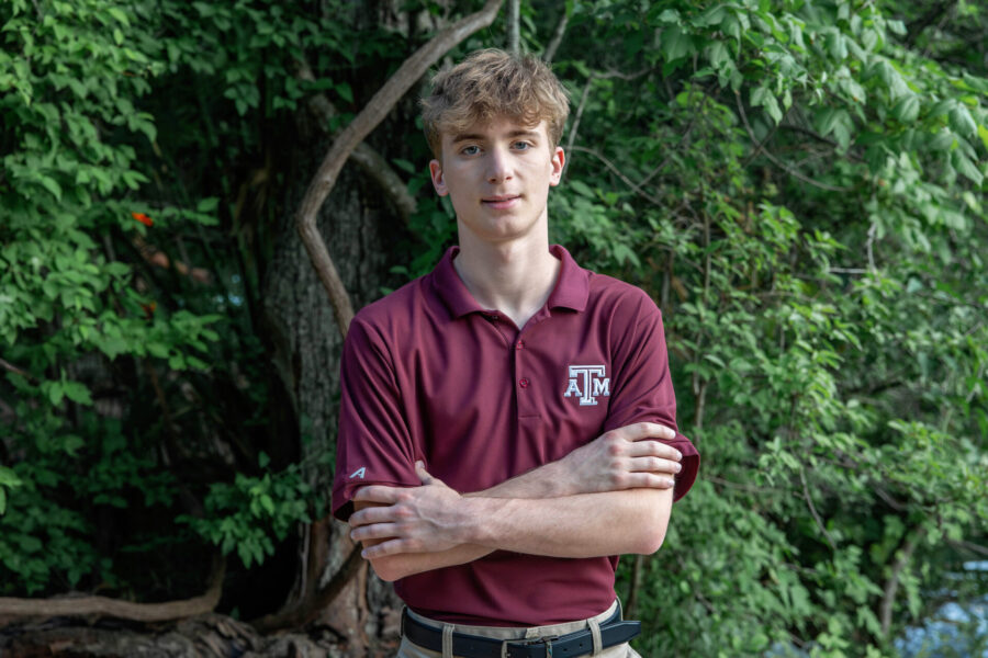 thm_apr_2025_senior_family_photos_red_bud_isle_park_100