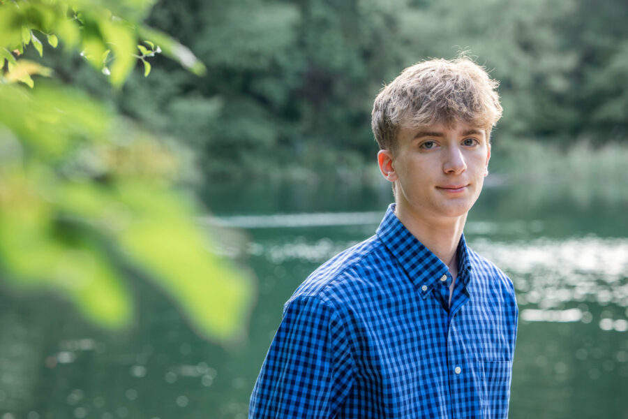 thm_apr_2025_senior_family_photos_red_bud_isle_park_108