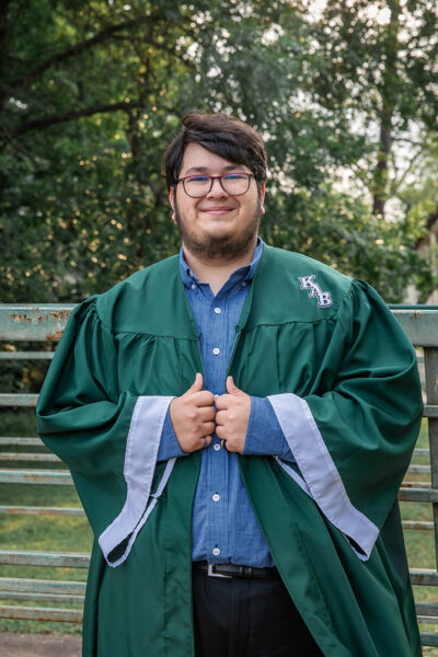 thm_Apr_2025_MA_Senior_Photos_Northwest_Park_002