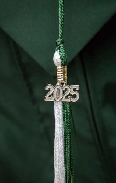 thm_Apr_2025_MA_Senior_Photos_Northwest_Park_006