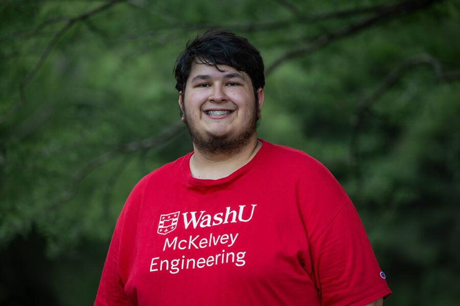 thm_Apr_2025_MA_Senior_Photos_Northwest_Park_105