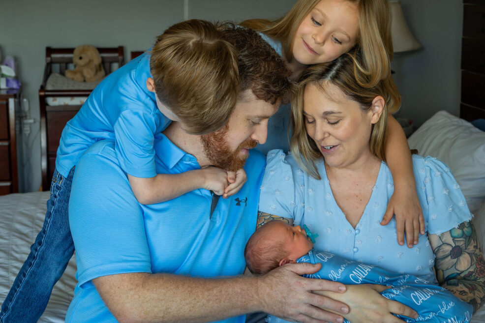 newborn and family photo session at home in north austin by stephanie friedman photography