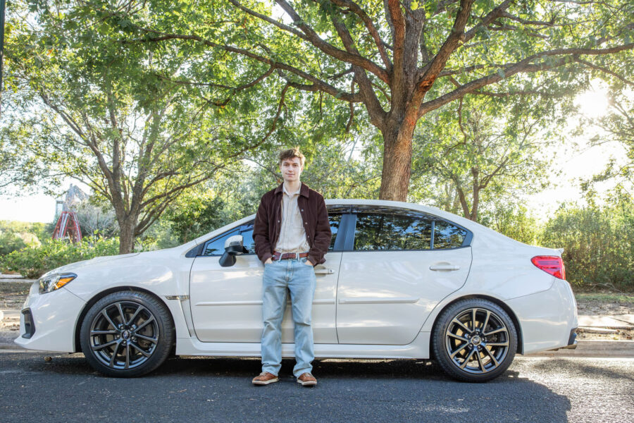 thm_oct_2025_sj_senior_photos_mueller_greenway_park_005