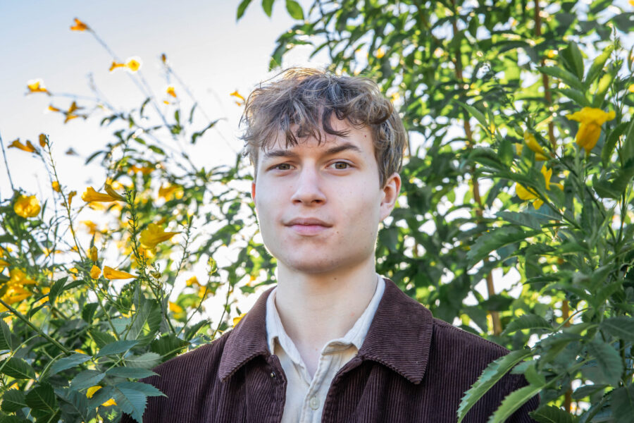 thm_oct_2025_sj_senior_photos_mueller_greenway_park_023