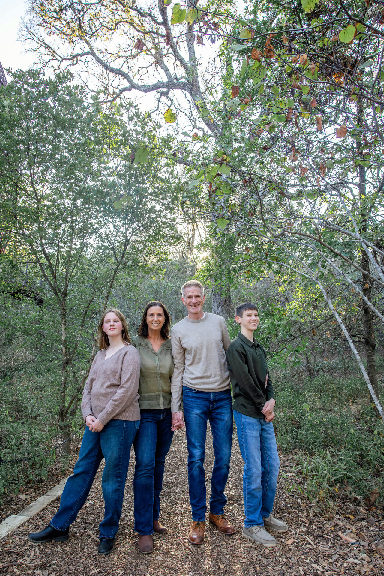 thm_nov_2025_kp_pease_park_family_photos_017