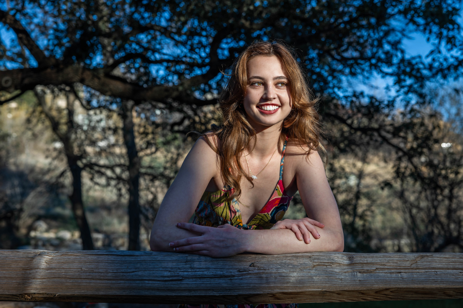 thm_feb-2026-dh-senior-girl-photos-pease-park-013