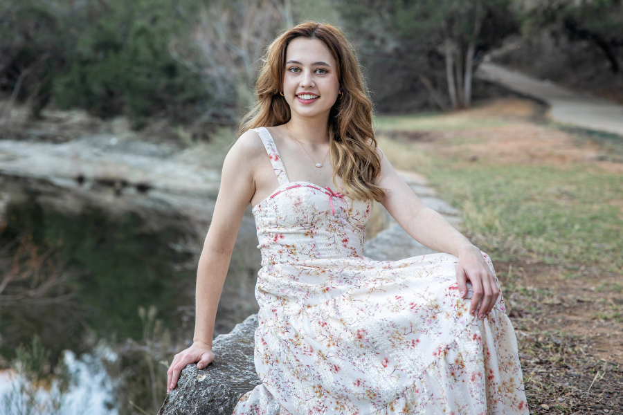 thm_feb-2026-dh-senior-girl-photos-pease-park-032