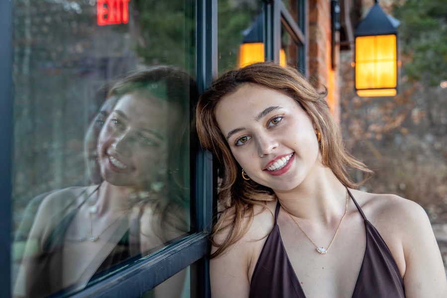 thm_feb-2026-dh-senior-girl-photos-pease-park-107