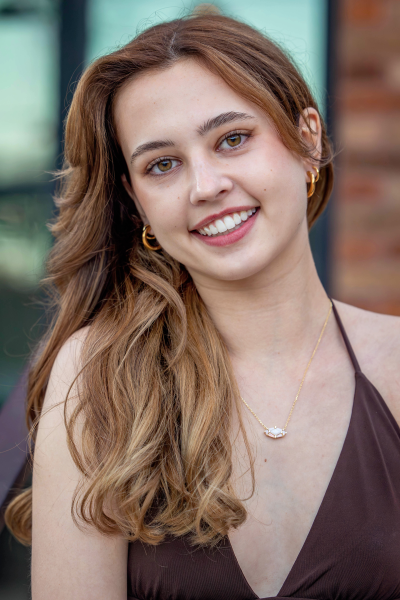 thm_feb-2026-dh-senior-girl-photos-pease-park-123