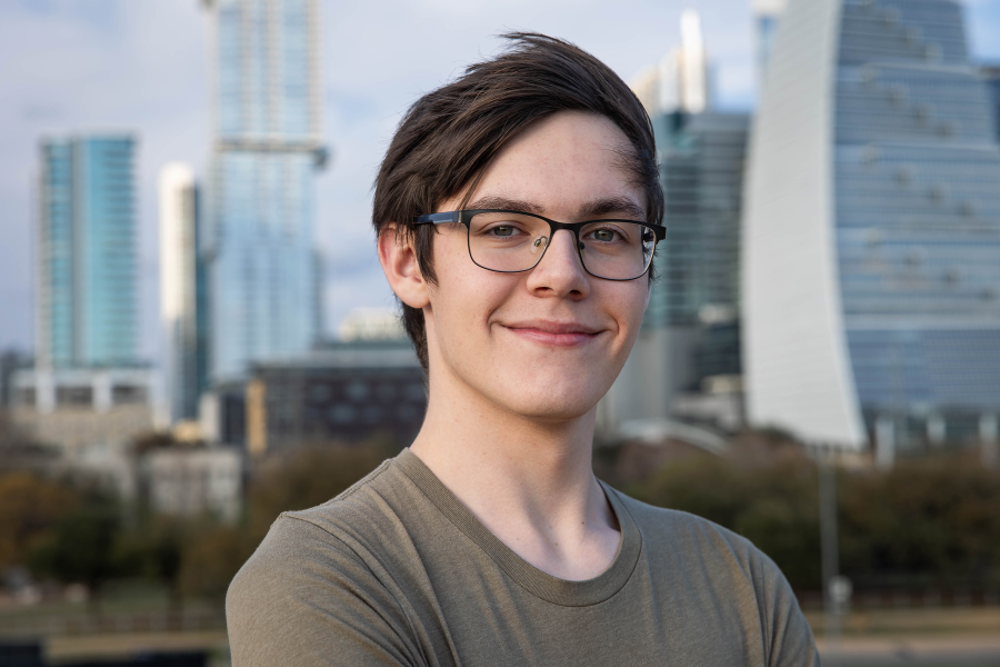 thm_march-2026-br-senior-photos-butler-park-austin-017