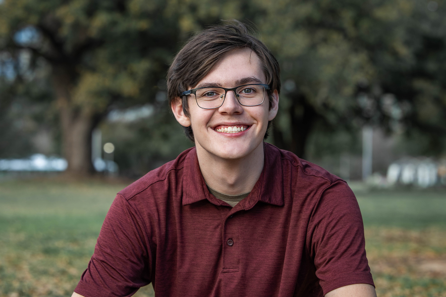 thm_march-2026-br-senior-photos-butler-park-austin-063