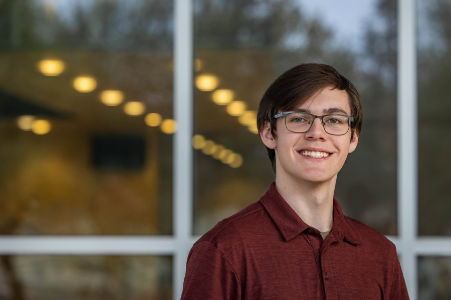 thm_march-2026-br-senior-photos-butler-park-austin-088