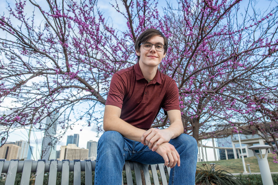 thm_march-2026-br-senior-photos-butler-park-austin-107