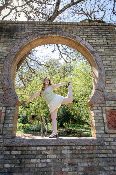thm_march-2026-rf-senior-photos-zilker-botanical-gardens-030.webp