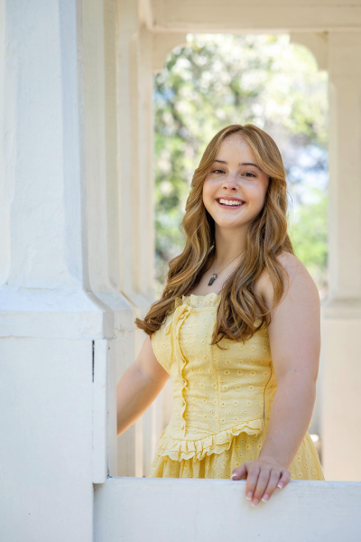 thm_march-2026-rf-senior-photos-zilker-botanical-gardens-076.webp