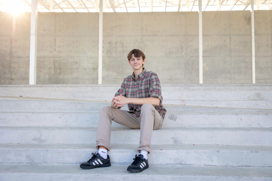 thm_march-2026-tm-senior-photos-waterloo-greenway-park-austin-016.webp