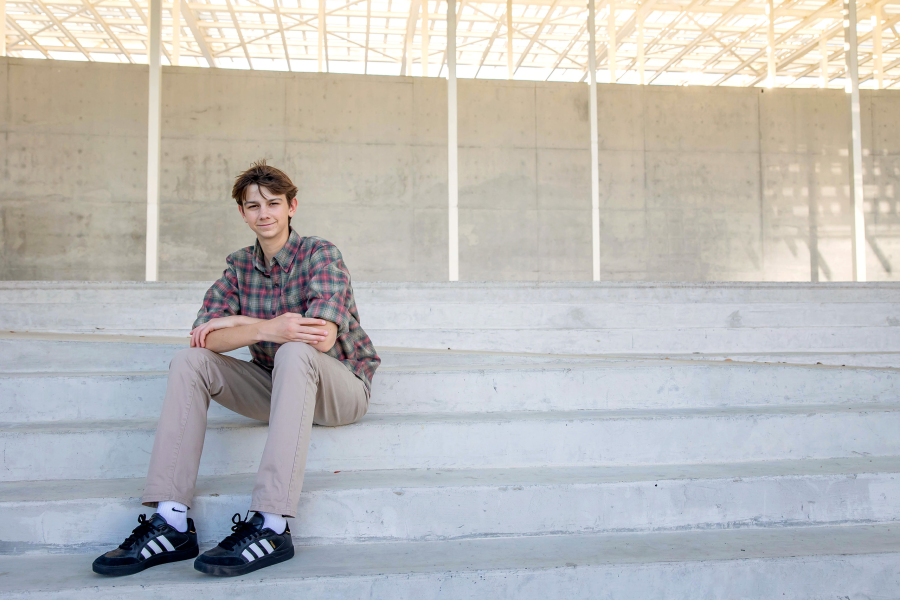 thm_march-2026-tm-senior-photos-waterloo-greenway-park-austin-024.webp