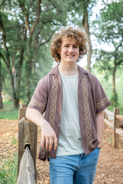 thm_april-2026-bk-pease-park-senior-photos-029.webp