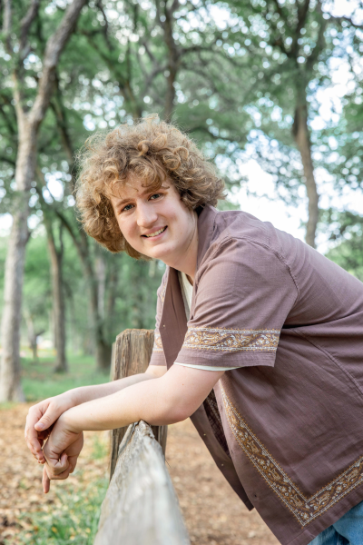 thm_april-2026-bk-pease-park-senior-photos-031.webp