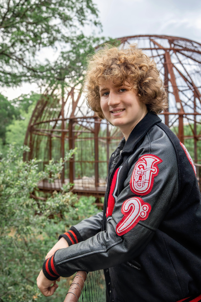 thm_april-2026-bk-pease-park-senior-photos-052.webp