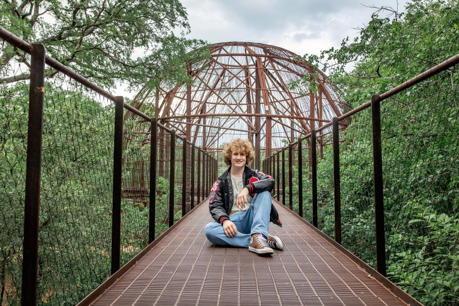thm_april-2026-bk-pease-park-senior-photos-059.webp