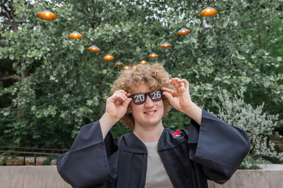thm_april-2026-bk-pease-park-senior-photos-065.webp