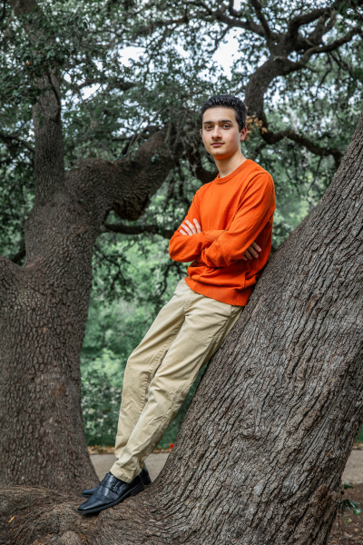 thm_april-2026-brandt-pease-park-senior-photos-003.webp
