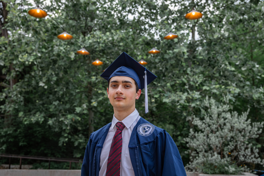 thm_april-2026-brandt-pease-park-senior-photos-067.webp