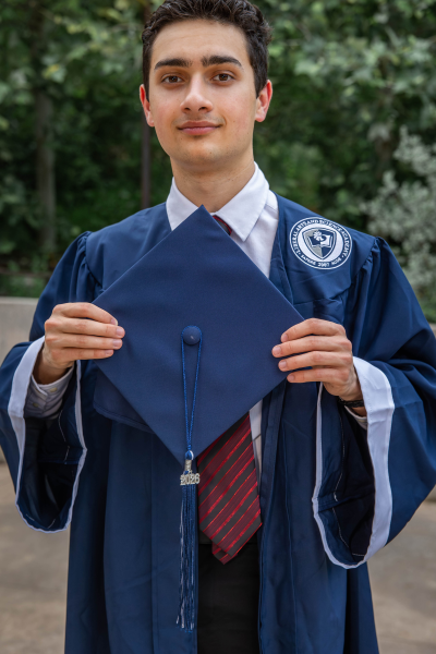 thm_april-2026-brandt-pease-park-senior-photos-070.webp