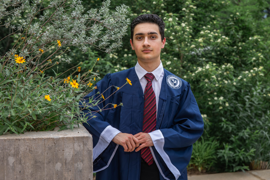 thm_april-2026-brandt-pease-park-senior-photos-077.webp