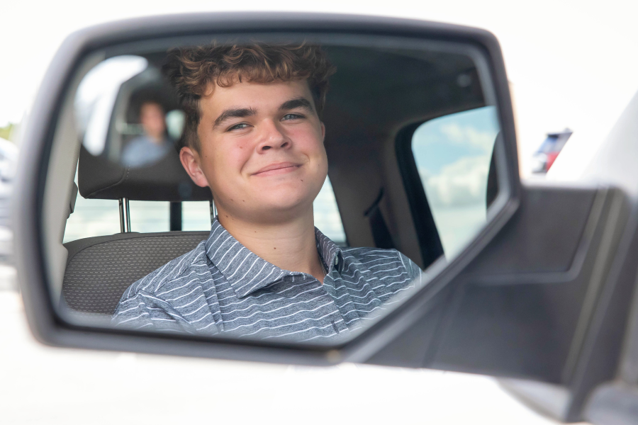 thm_april-2026-jb-downtown-round-rock-senior-photos-018.webp