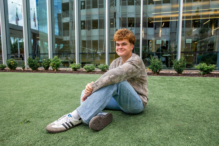 thm_april-2026-jb-downtown-round-rock-senior-photos-037.webp